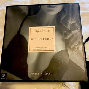 Victoria Secret Black U-Plunge push-up bra ultra low. style secrets. In box new